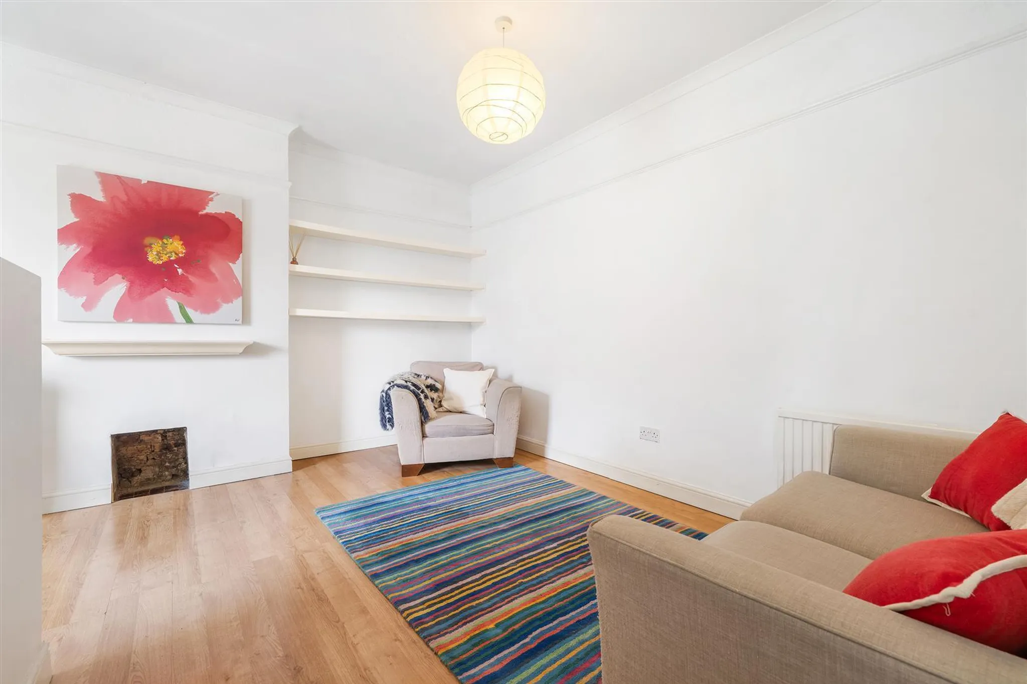 Flat Sunny Bank in Greater London