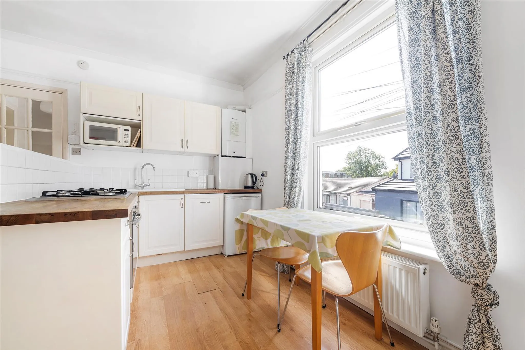 Flat Sunny Bank in Greater London