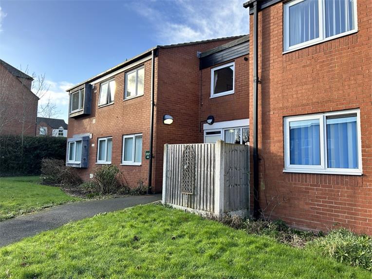 Flat Lindale Court in Shrewsbury