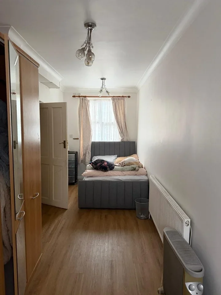 Room Shenley Road in Greater London
