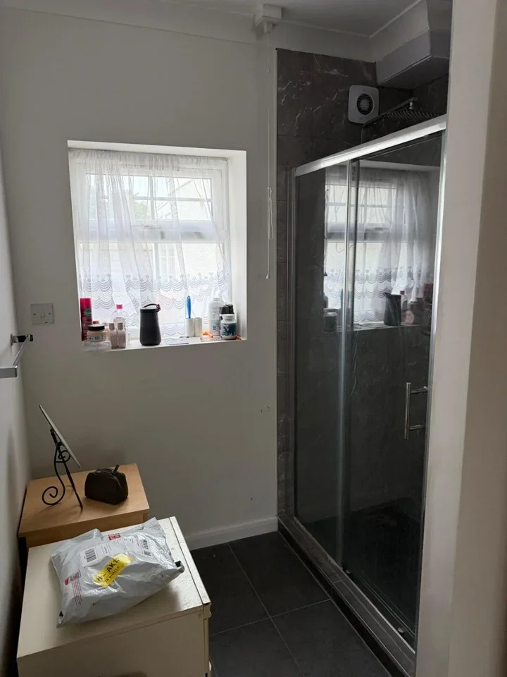 Room Shenley Road in Greater London