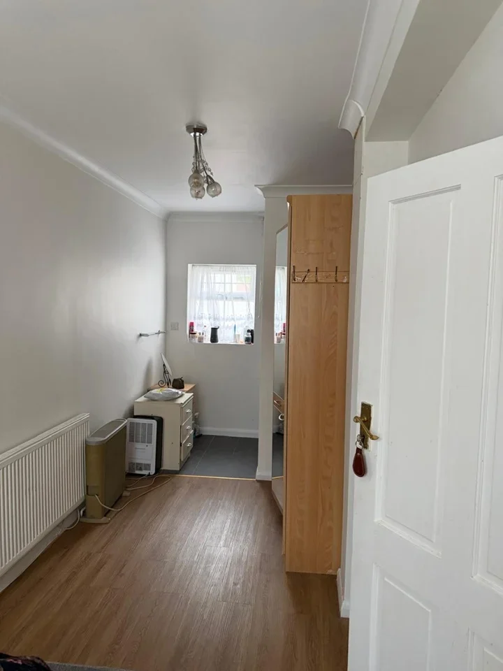 Room Shenley Road in Greater London