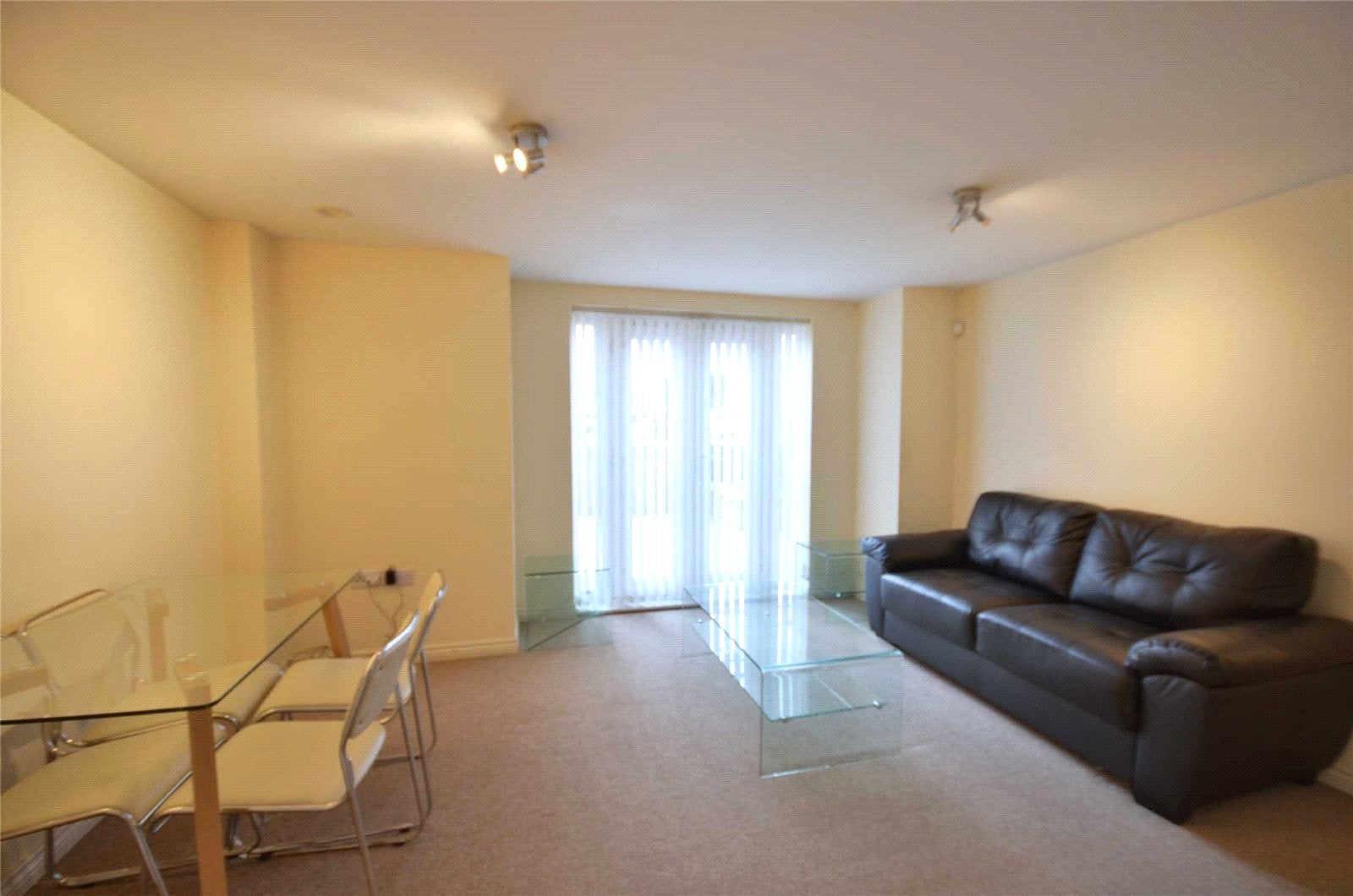 Flat Middlewood Street in Salford