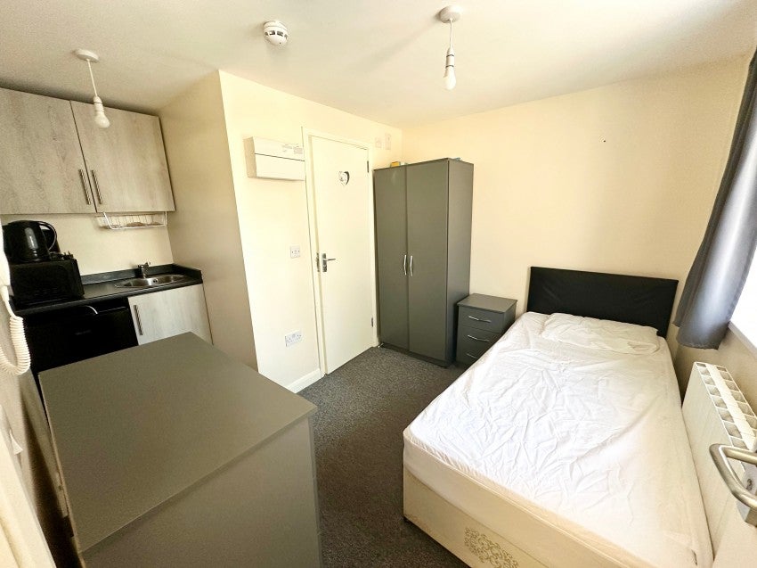 Flat Stanwell New Road in Borough of Spelthorne