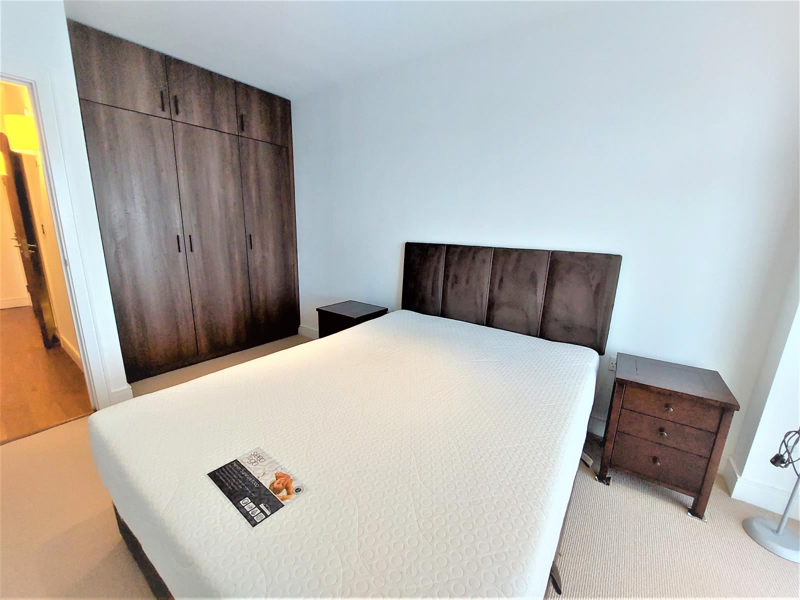 Flat Longfield Avenue in Greater London