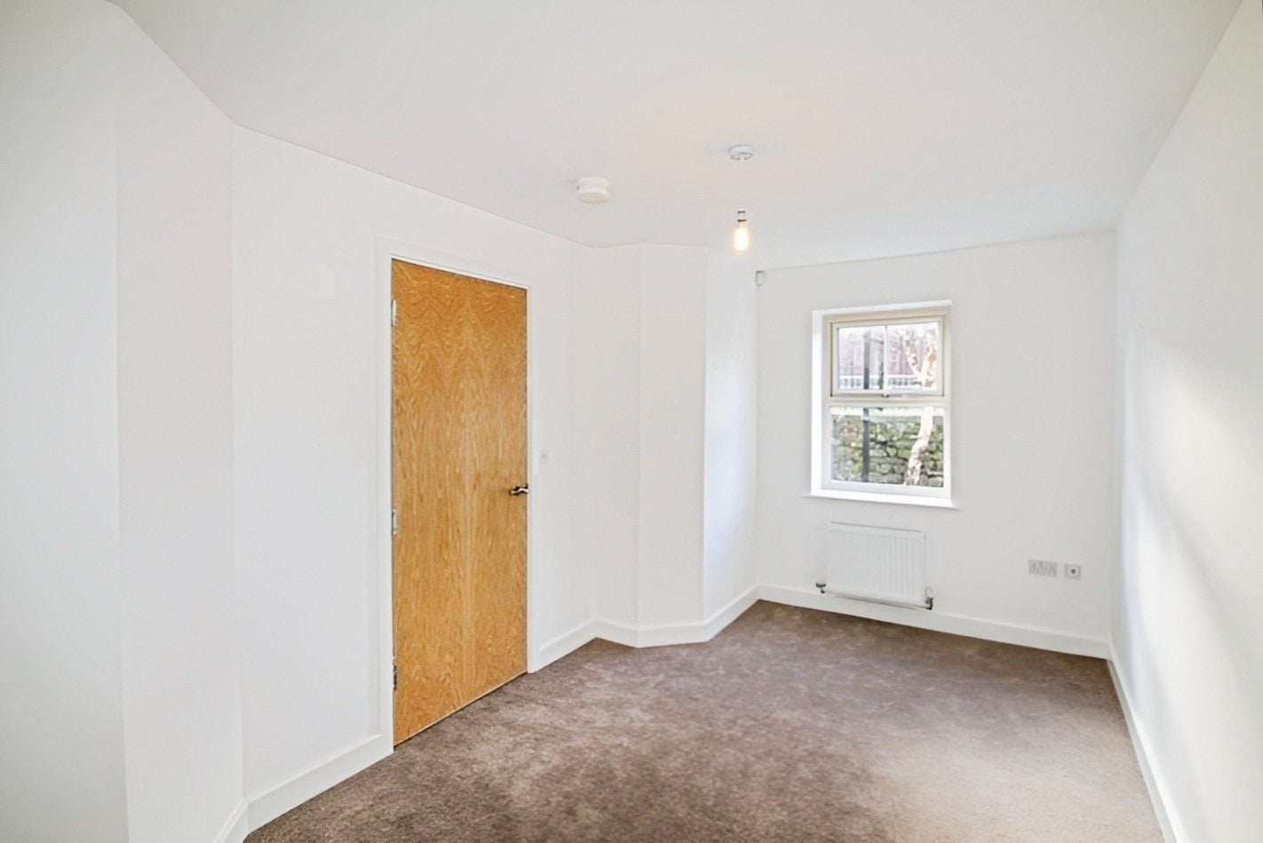 House Holts Crest Way in Leeds