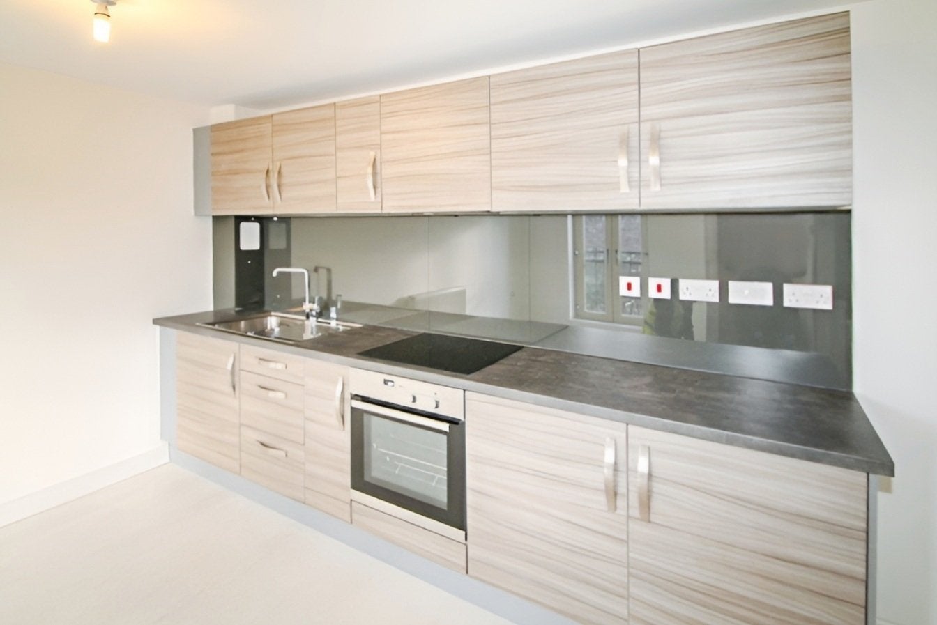 House Holts Crest Way in Leeds