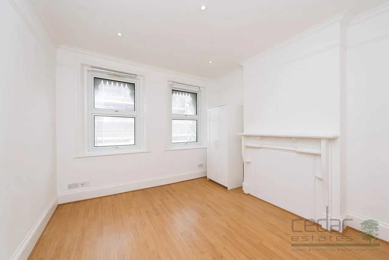 Flat West End Lane in Greater London