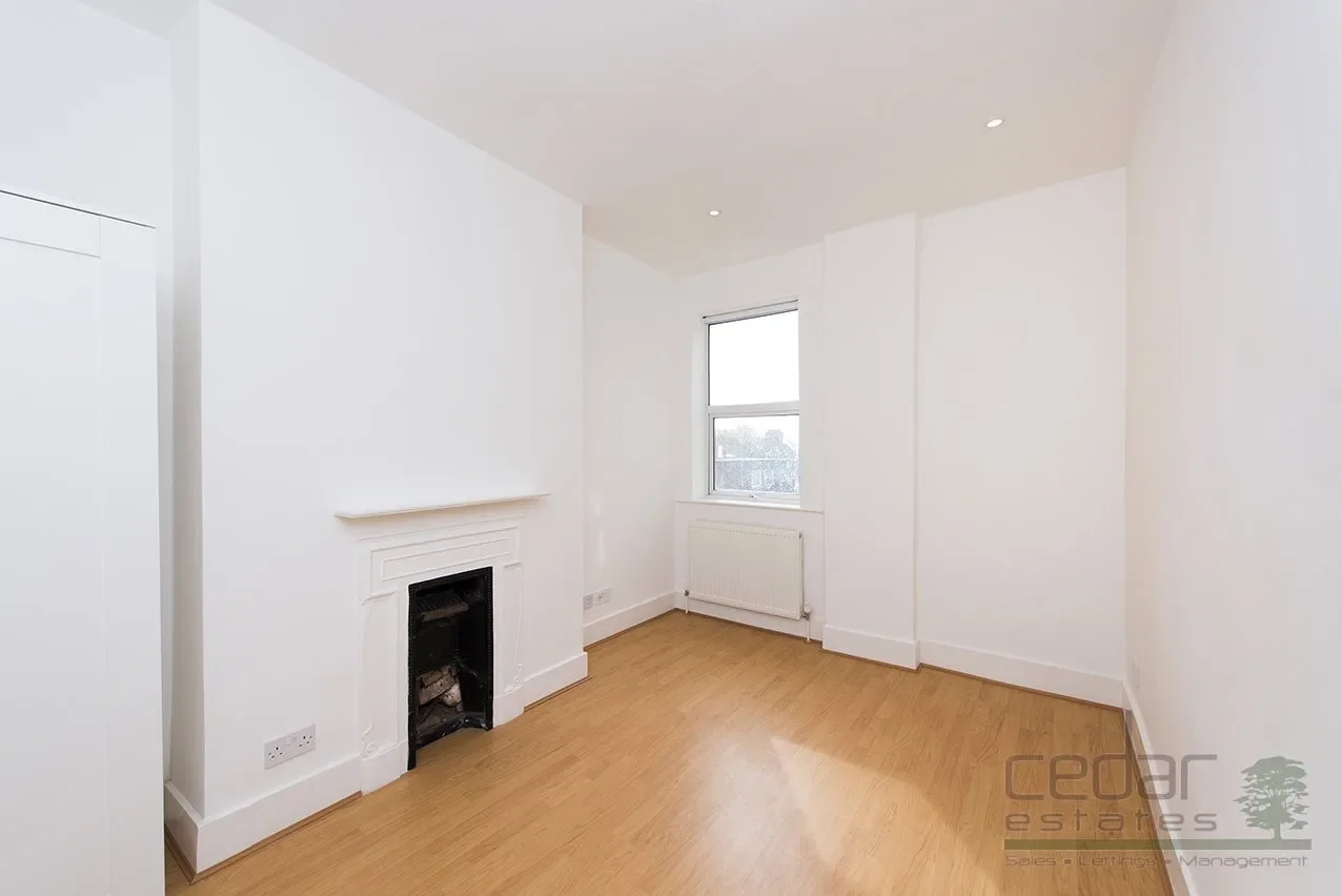 Flat West End Lane in Greater London