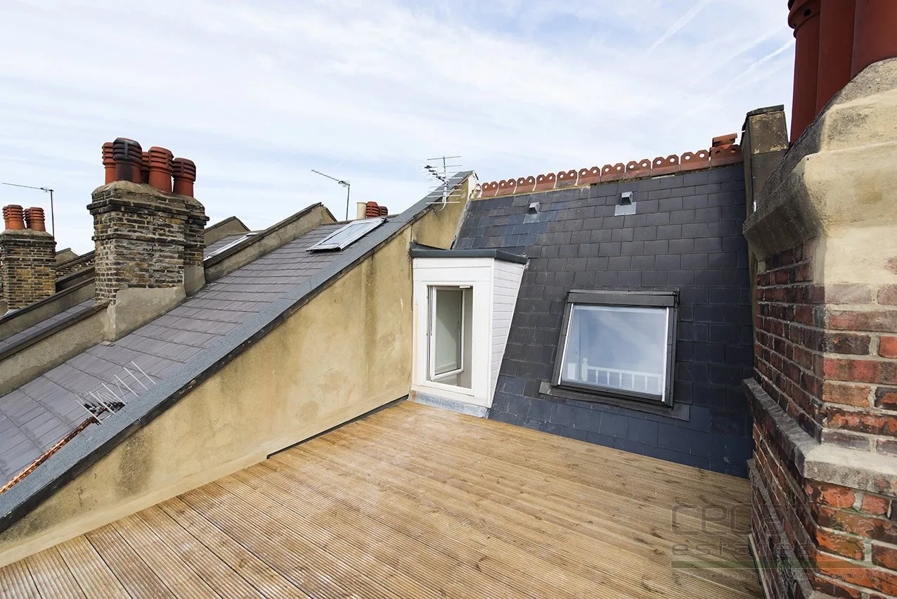 Flat West End Lane in Greater London