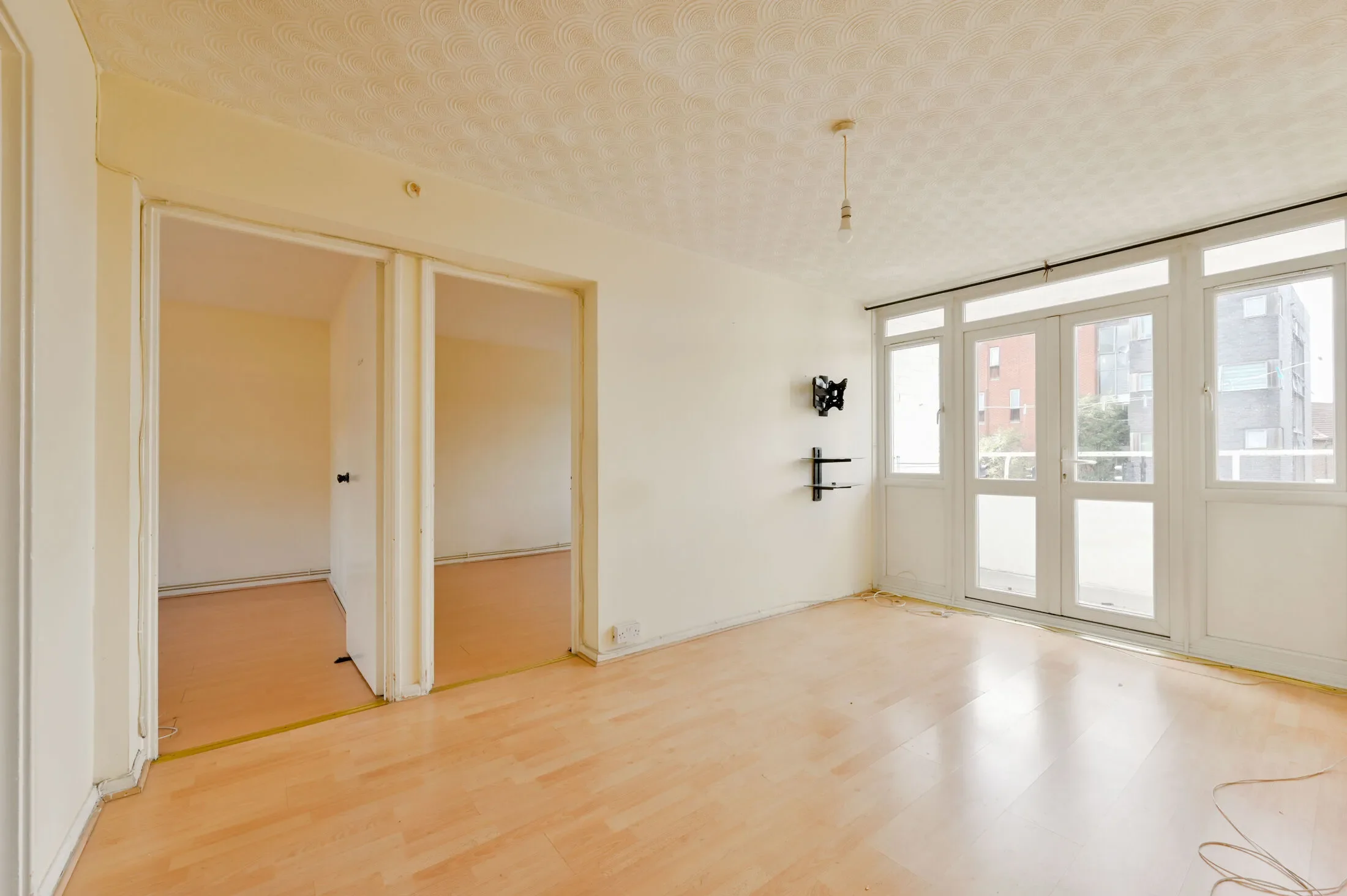 Flat Greenford Road in Greater London