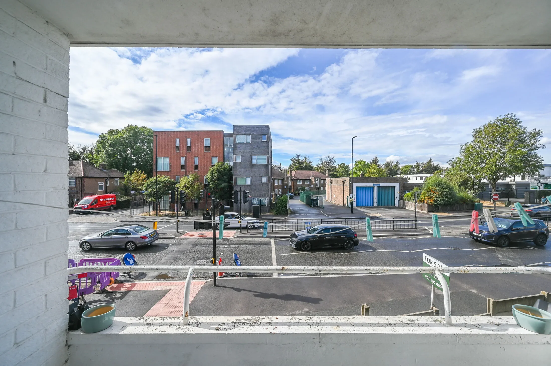 Flat Greenford Road in Greater London