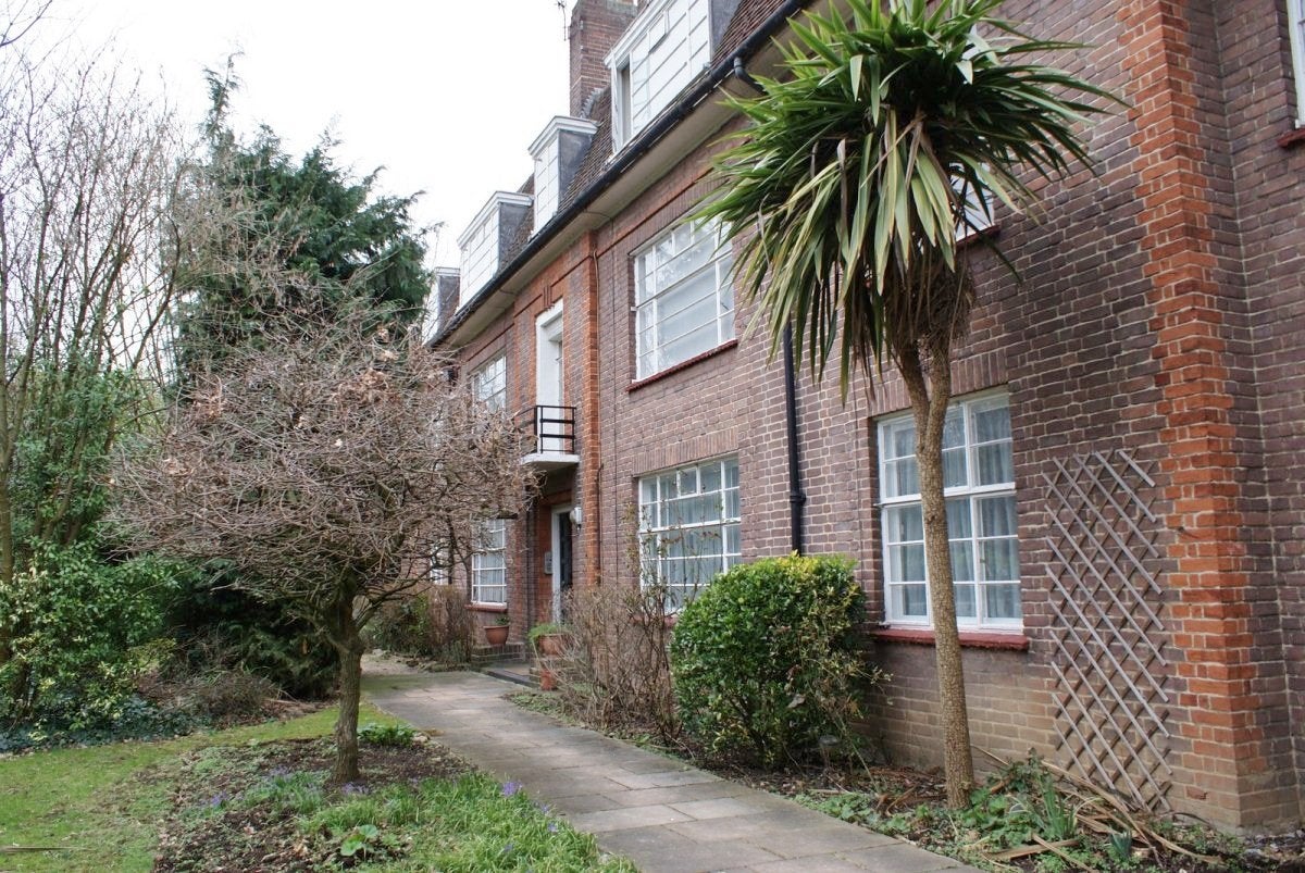House Brookland Rise in Greater London