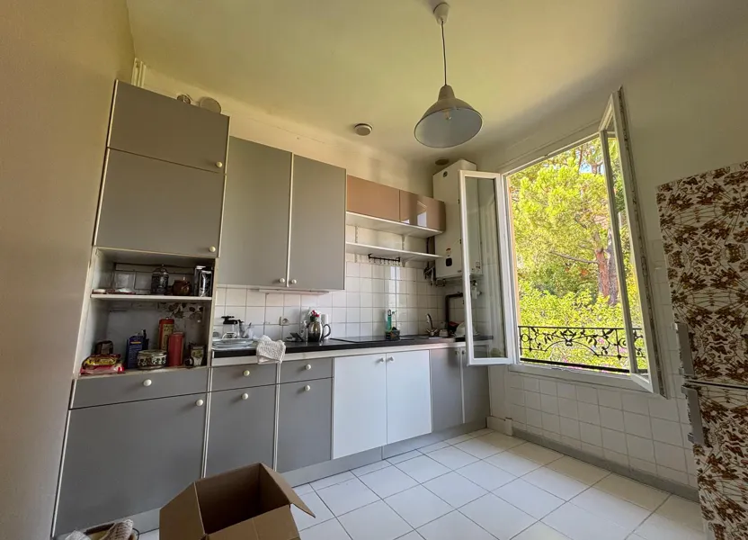 Flat Chemin de la Pinède in Nice