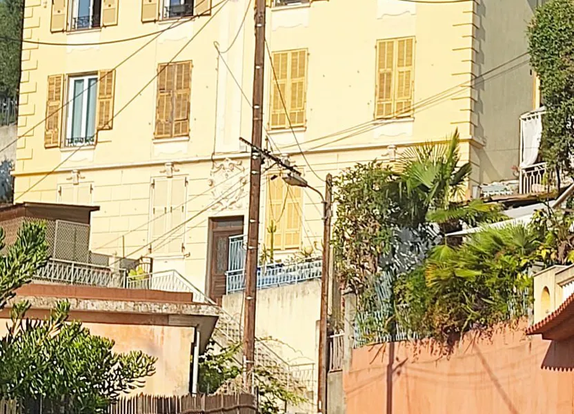 Appartement Chemin de la Pinède à Nice