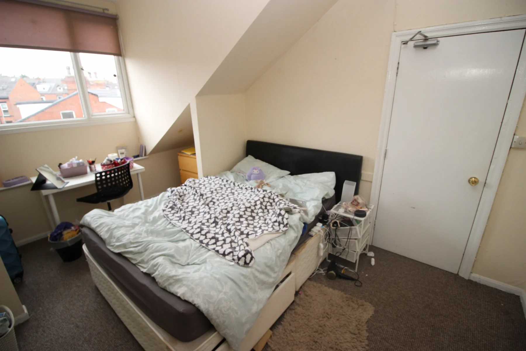 Flat Brudenell Road in Leeds
