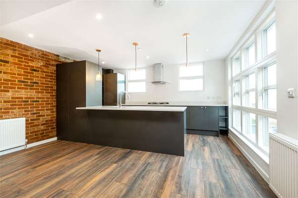 House Elm Grove in Greater London