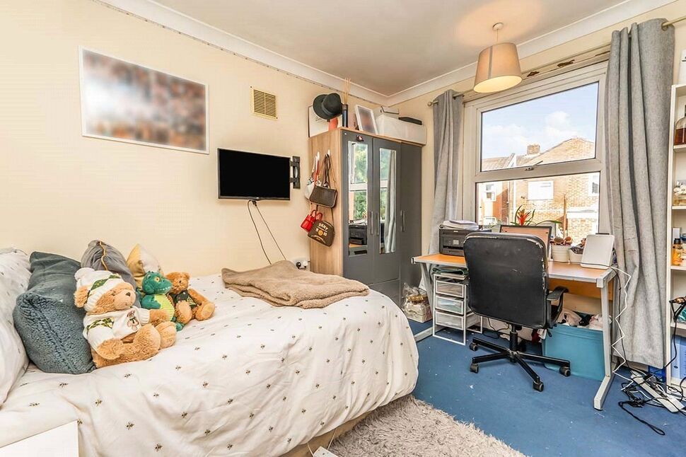 Room Wilton Avenue in Southampton