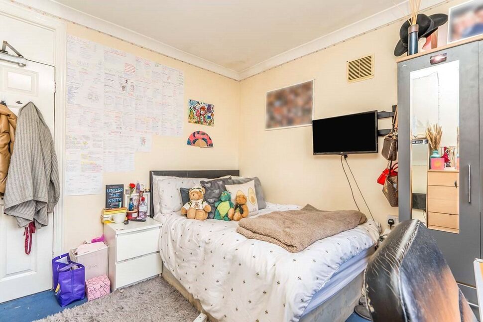 Room Wilton Avenue in Southampton