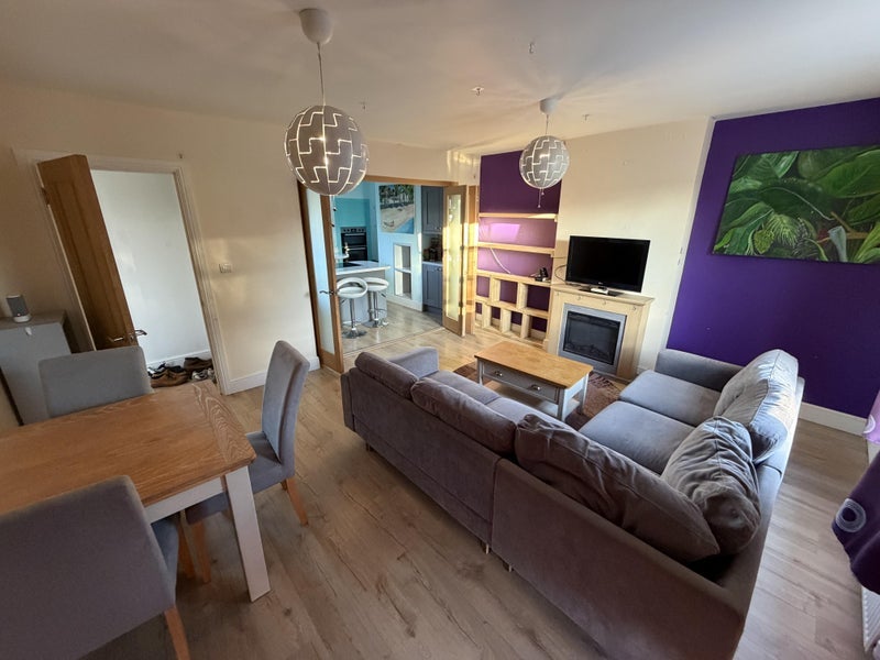 Flat The Broadway in Elmbridge