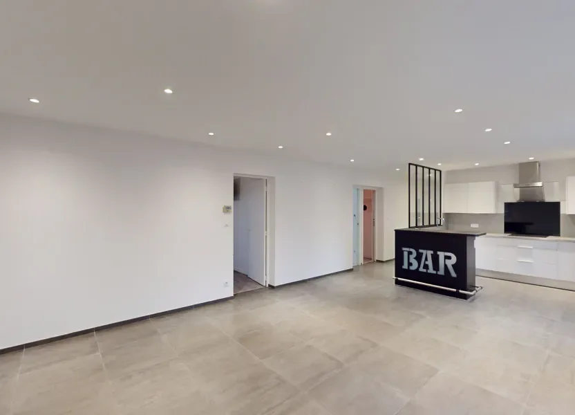 Flat Avenue Roger Salengro in Vaulx-en-Velin