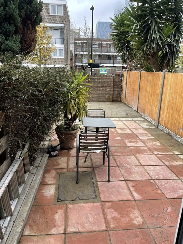 Room Saltwell Street in Greater London