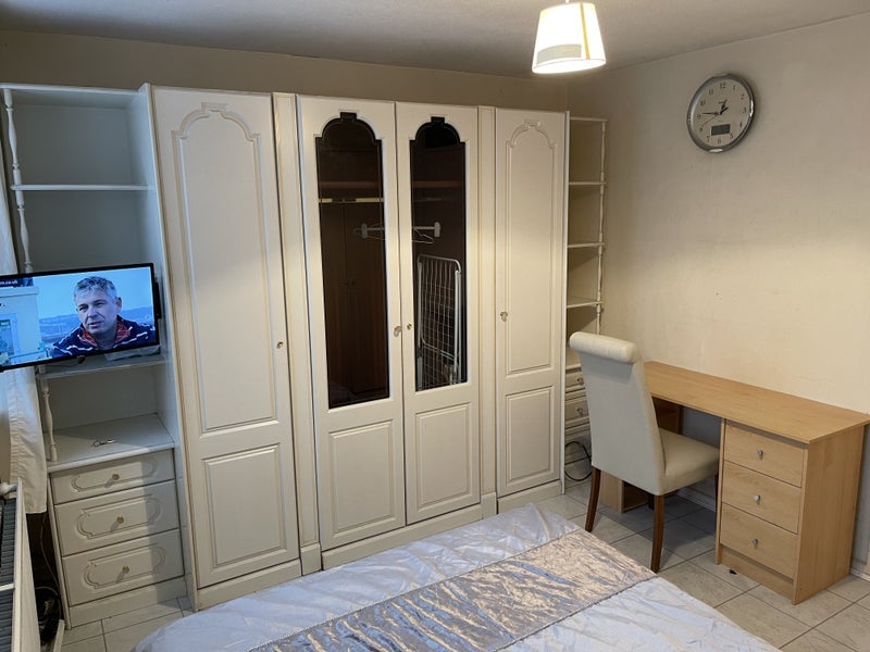 Room Saltwell Street in Greater London