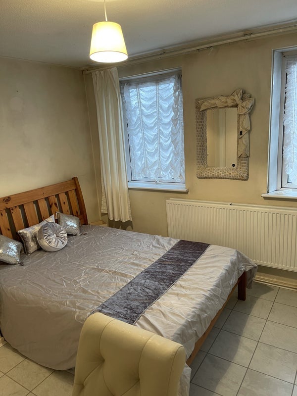 Room Saltwell Street in Greater London