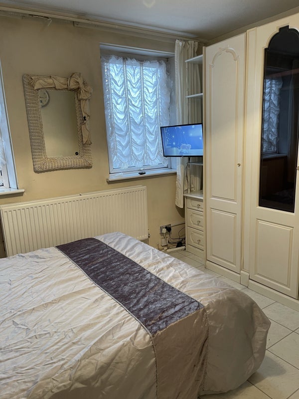 Room Saltwell Street in Greater London