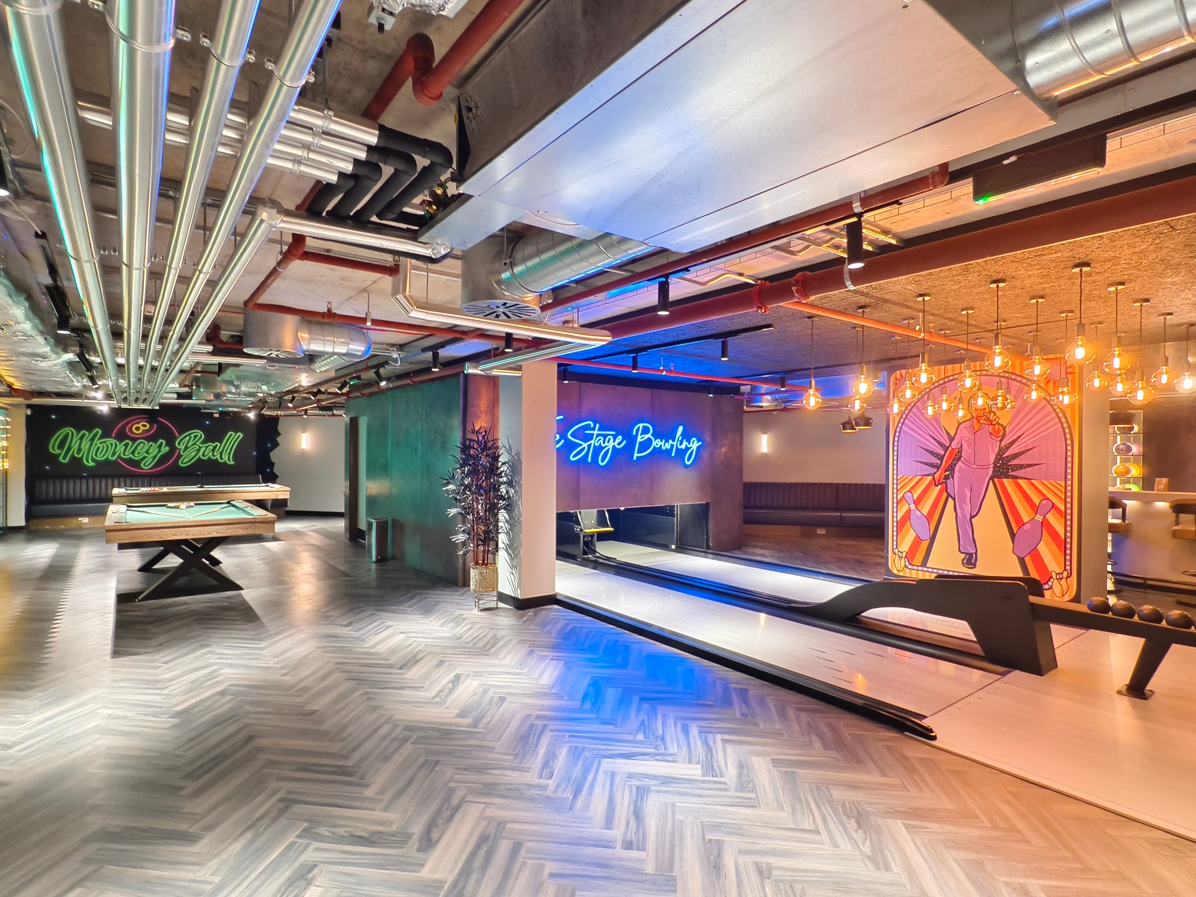 Flat Plough Yard in Greater London
