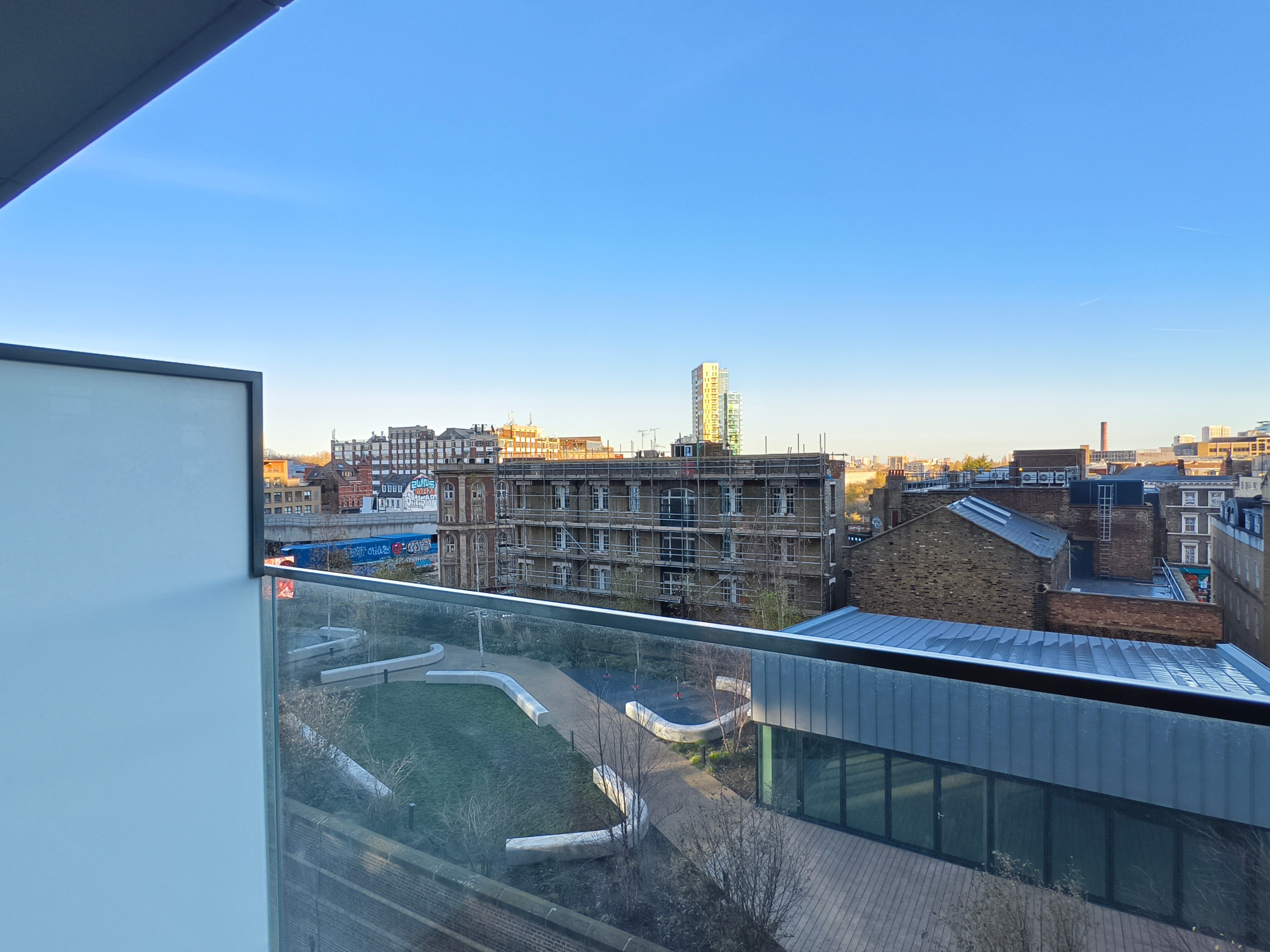 Flat Plough Yard in Greater London