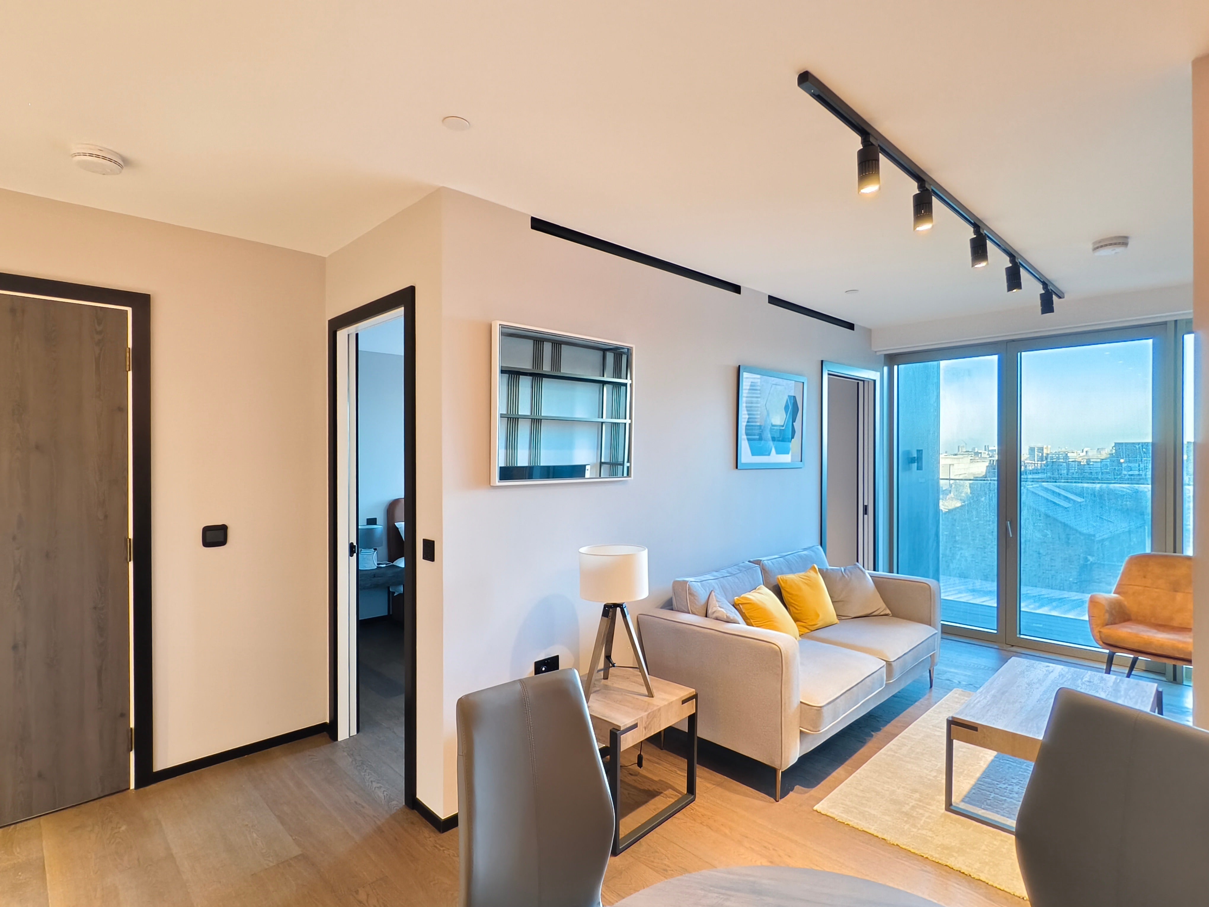 Flat Plough Yard in Greater London