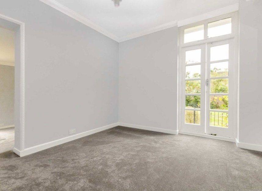 House Ravenswood Court in Greater London