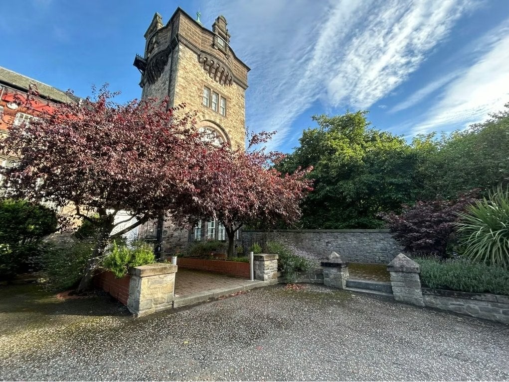 Flat St Leonard's Crag in City of Edinburgh