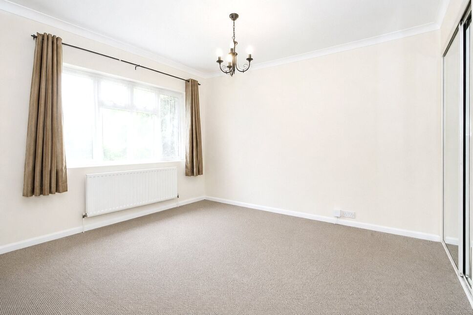 Flat Lansdowne Road in Greater London