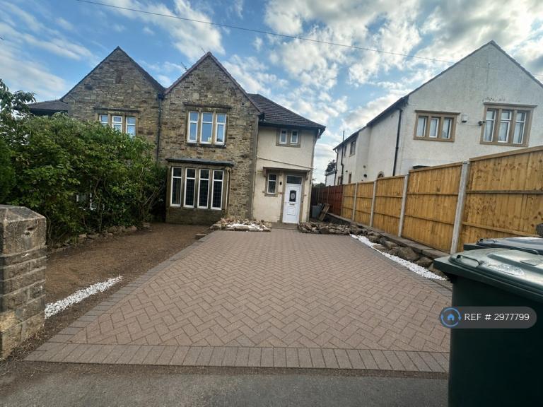 House Highfield Lane in Bradford