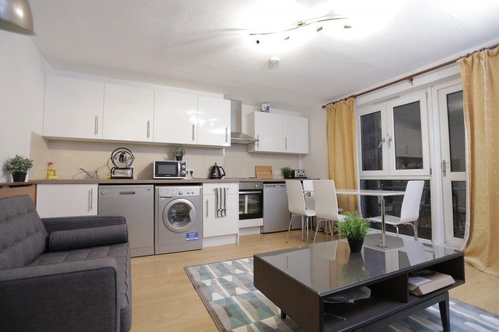 Room Windmill Lane in Greater London