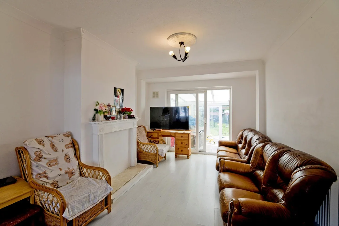 House Roxy Avenue in Greater London