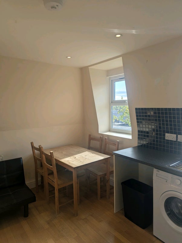 Flat Weedington Road in Greater London