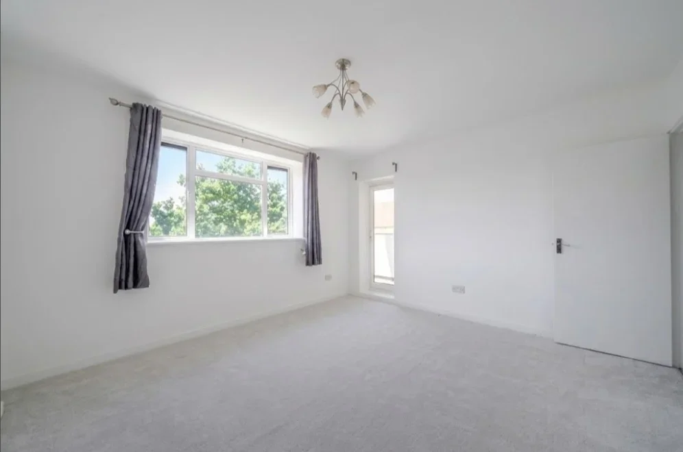 Flat Lyall Avenue in Greater London