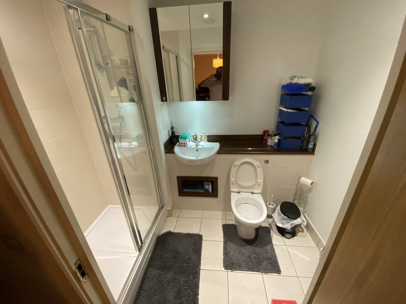 Flat Surrey Quays Road in Greater London
