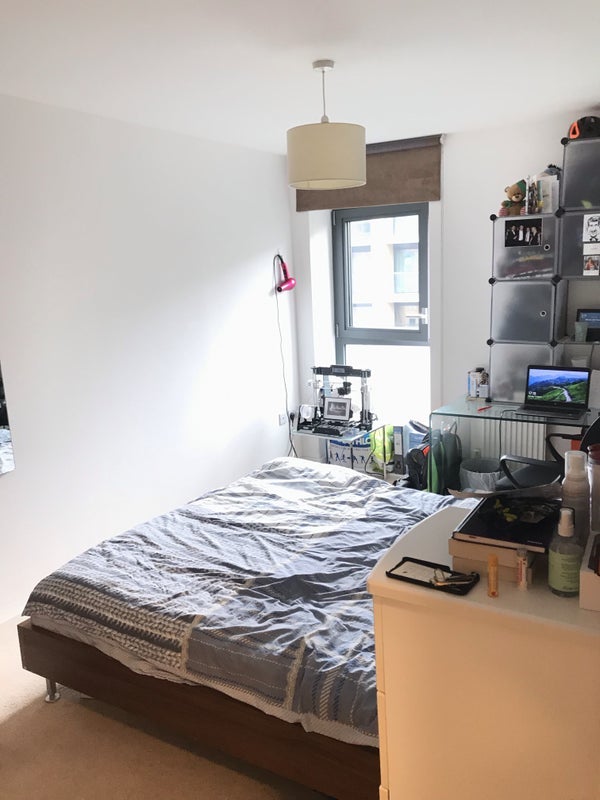 Flat Surrey Quays Road in Greater London