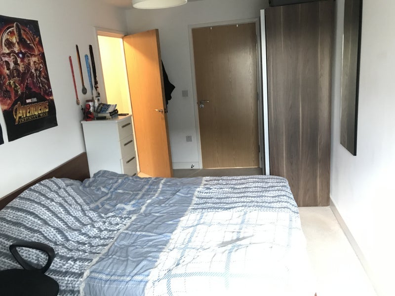 Flat Surrey Quays Road in Greater London