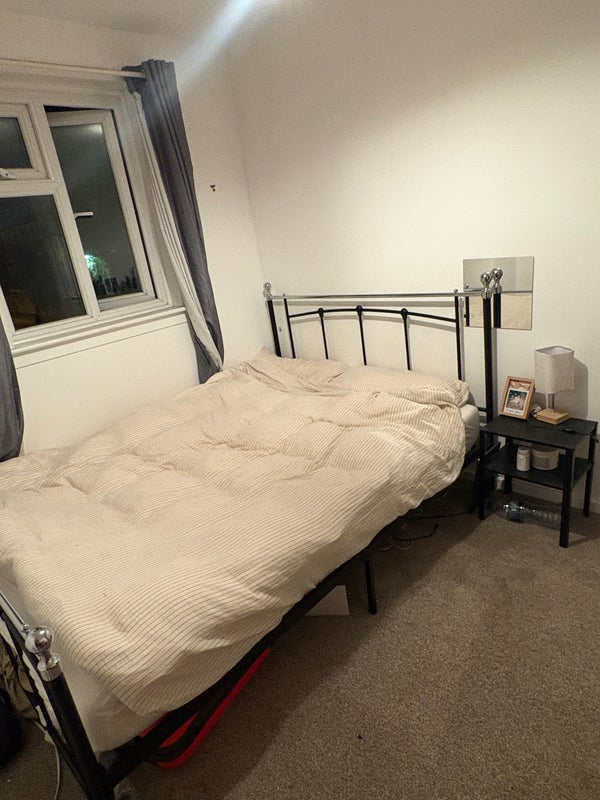 Room Robert Keen Close in Greater London