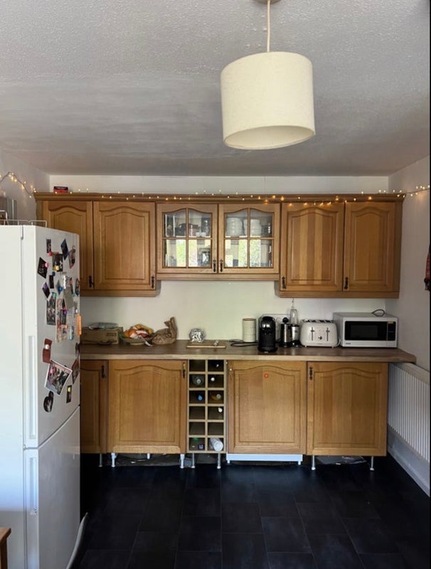 Room Robert Keen Close in Greater London