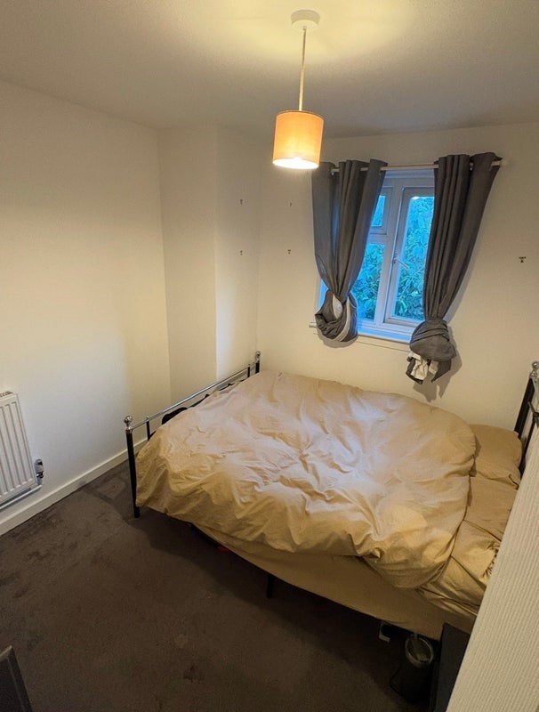 Room Robert Keen Close in Greater London