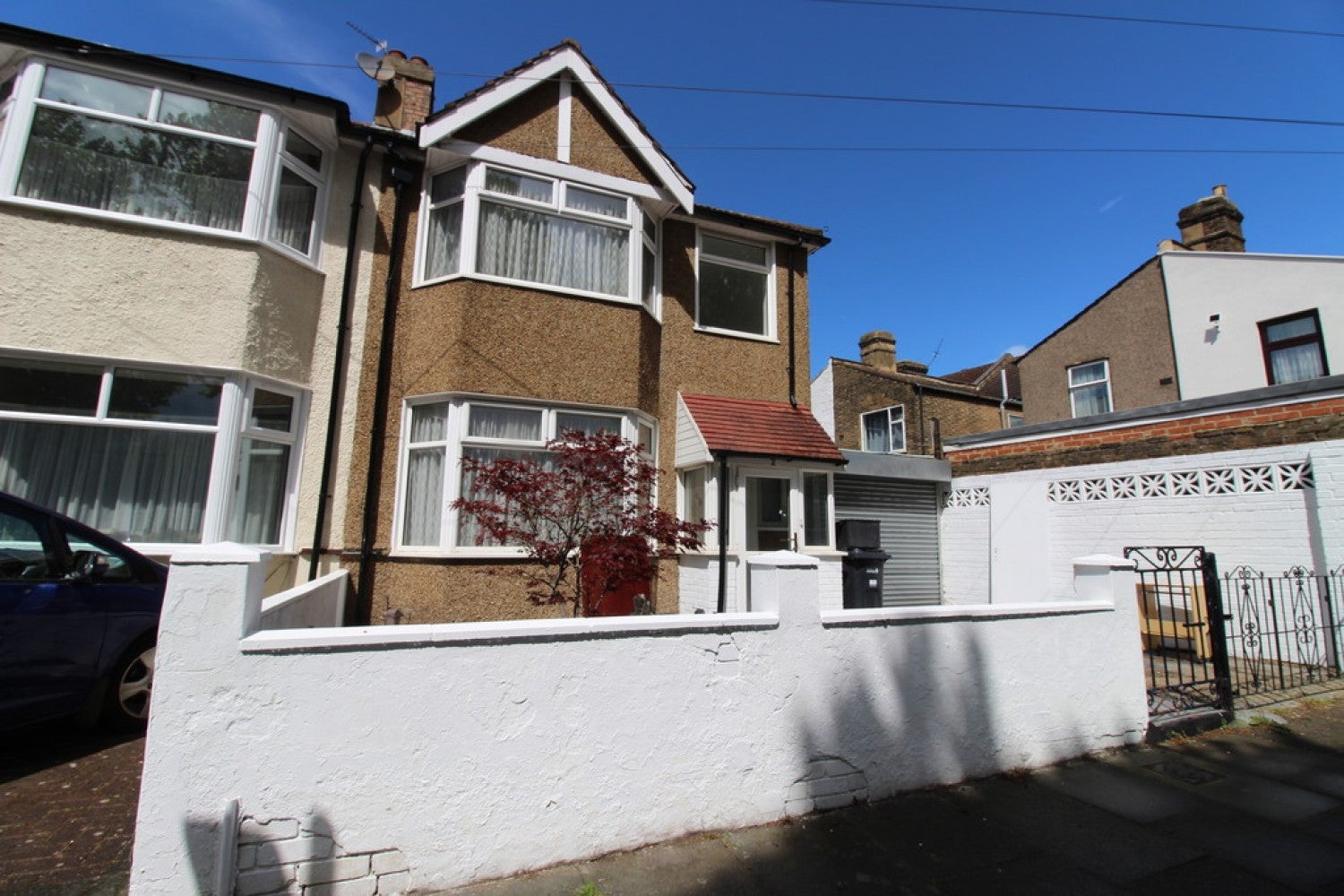 House Agnes Avenue in Greater London