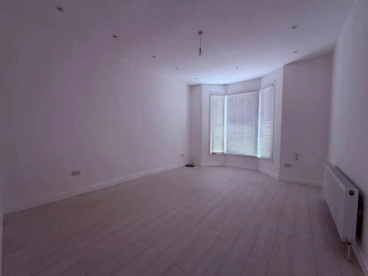 Flat Lyon Park Avenue in Greater London