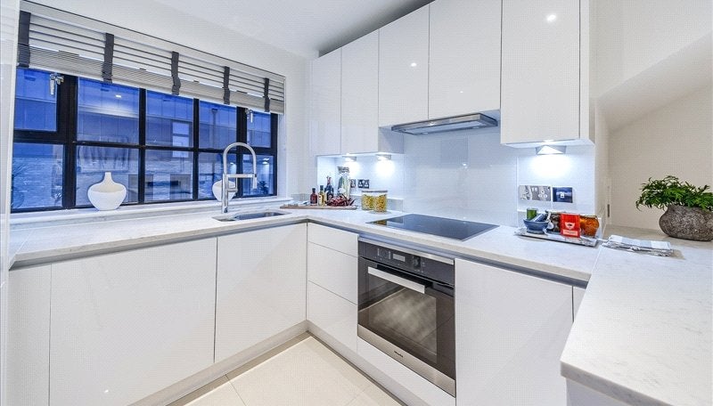 Flat Rainville Road in Greater London