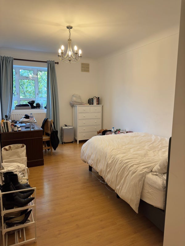 Room Park Road in City of Westminster